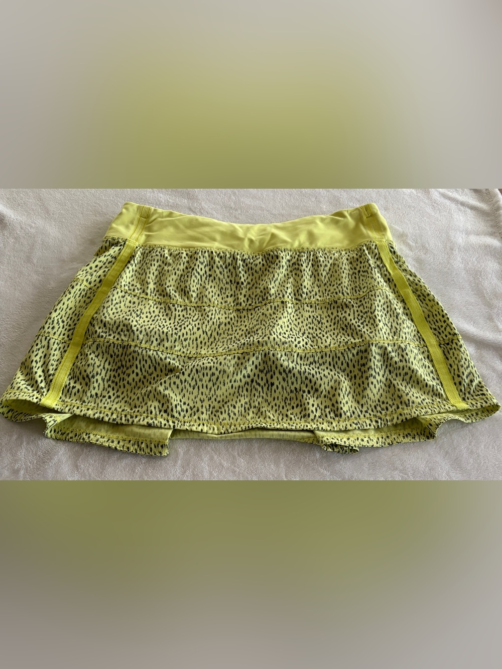 Lululemon pace setter EUC size 6
